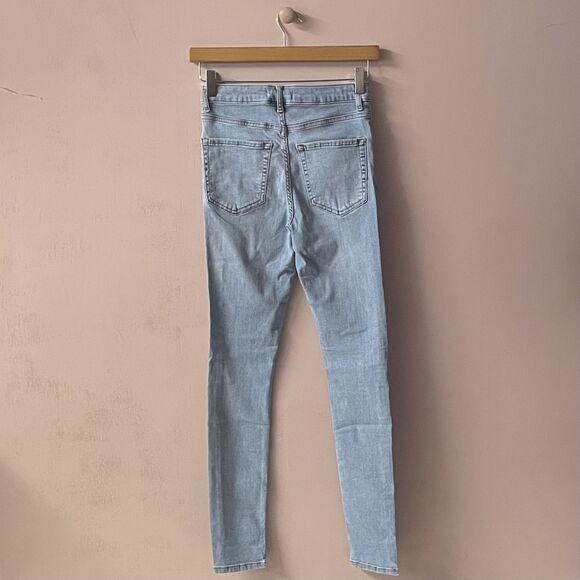 Forever 21 Light Wash Blue High Waisted Knee-Slit Skinny Jeans Size 27 EUC - Picture 2 of 12